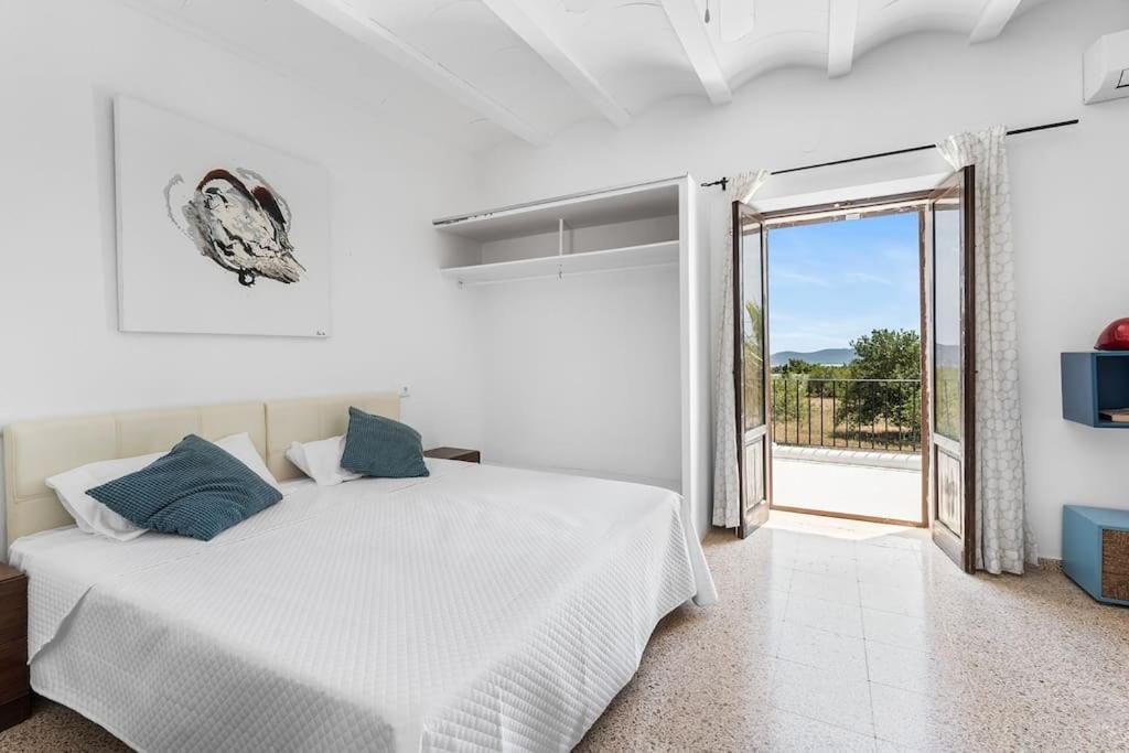8 Guests Large Villa Near Bossa Beaches & Airport San José Dış mekan fotoğraf